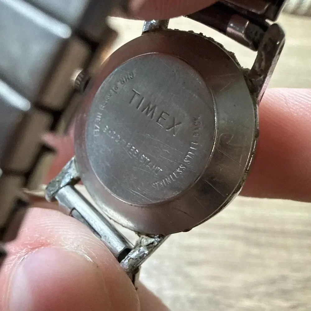 Vintage Timex Women’s silver vintage watch L2